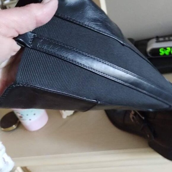 NEW BLACK LEATHER KNEE HIGH BOOTS WITH STRECH BACK - Picture 3 of 6